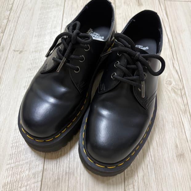 닥터마틴 1461 3홀 쿼드 240