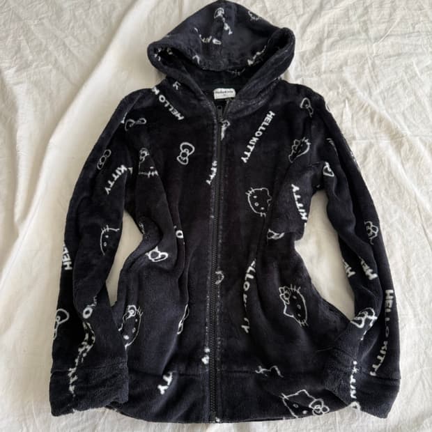 블랙 헬로키티 수면 후드집업