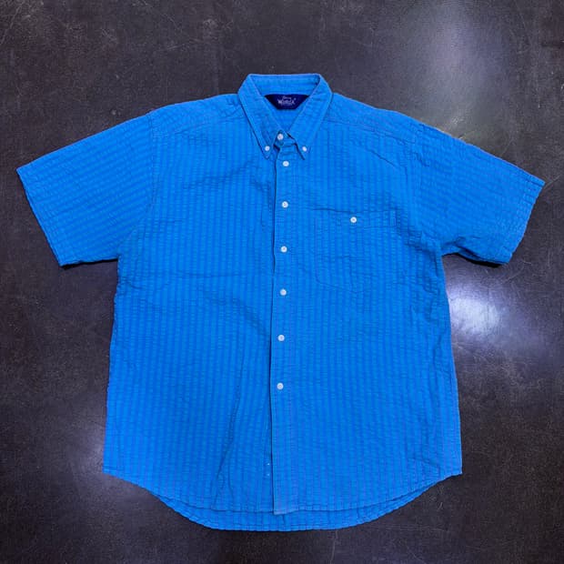 울리치 캐쥬얼 버튼다운 스트라이프 시어서커 엠보싱 반팔셔츠 L