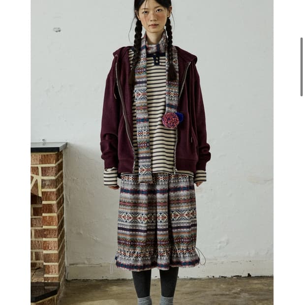 호쿠스포쿠스 노르딕 패턴 볼륨 스커트