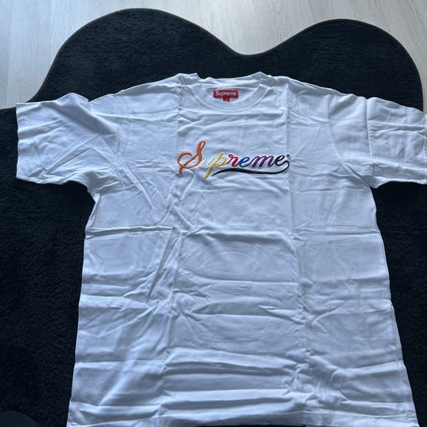 슈프림 티셔츠 일괄 판매