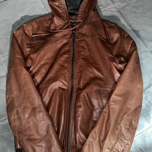 돌체앤가바나 후드 카프스킨 레더자켓