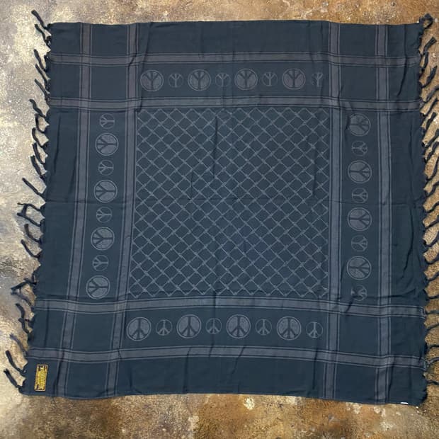 Neighborhood 평화패턴 블랙 스카프