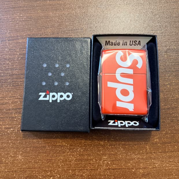 슈프림 지포라이터 