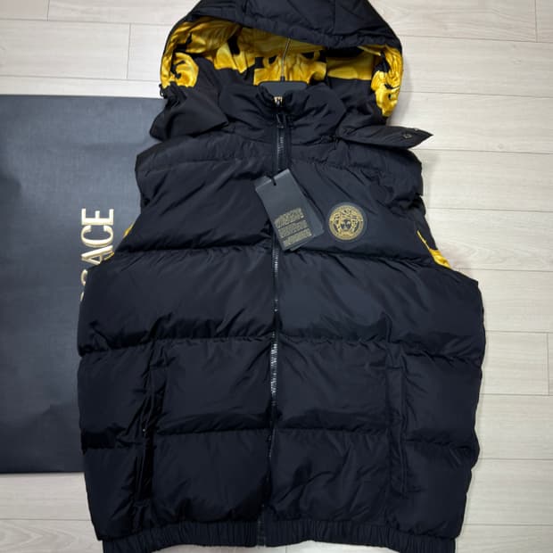 VERSACE 베르사체 구스 다운 패딩 베스트