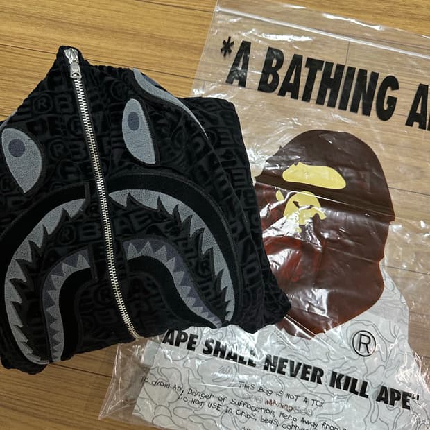 베이프 럭스패턴 샤크후드 블랙