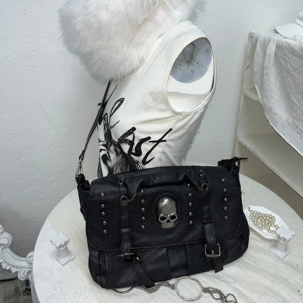 빈티지 락펑크 스컬 큐빅 크로스백