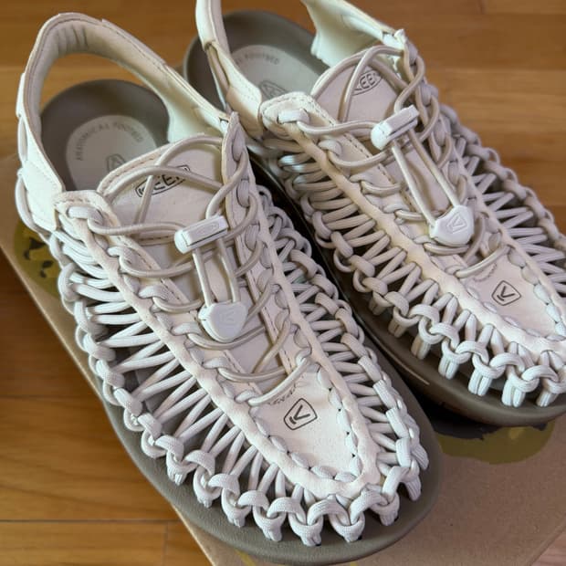 킨 유니크 샌들 화이트 캡 콘스타크