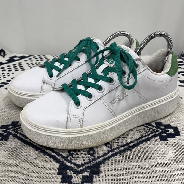 필라 FILA 스니커즈 캐주얼 여자 신발 240 X00219