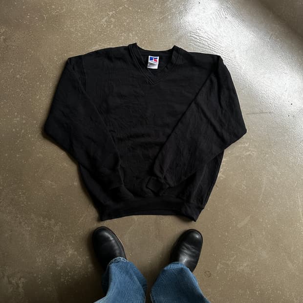 Russell Athletic 블랙 V넥 스웻셔츠