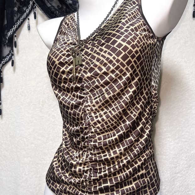 오리엔탈 오네갸루 브라운 패턴 슬리브리스 나시 다이아깔 섹시 핀터 y2k