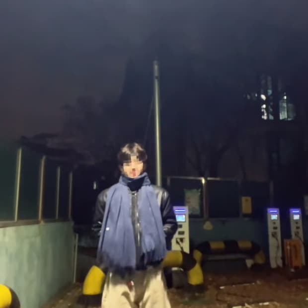 이지노이지 비건 레더 크롭 바이커 자켓