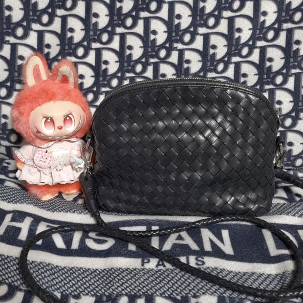 정품) 드레곤 디퓨전 바디 크로스백 