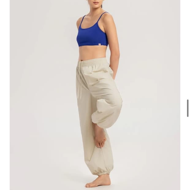 부디무드라 diagonal pants bone white nylon