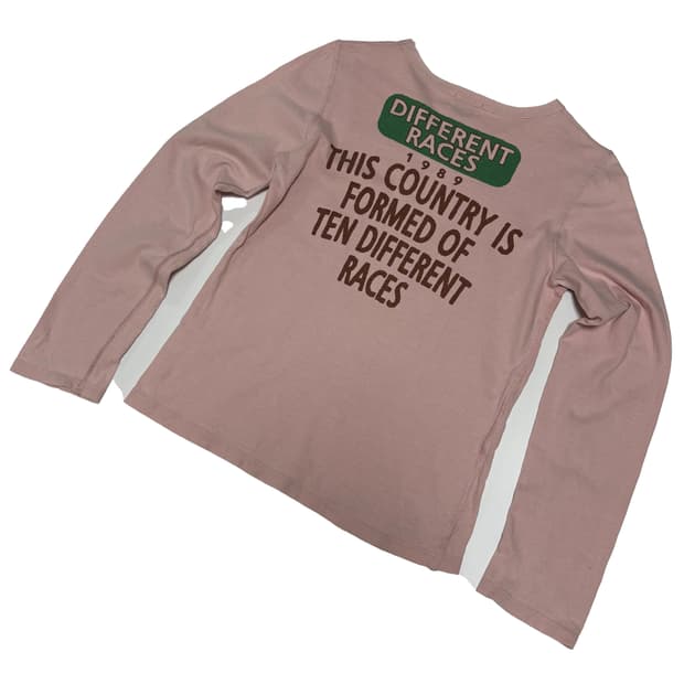 큐브슈가(Cube Sugar) 빈티지 레터링 그래픽 롱슬리브