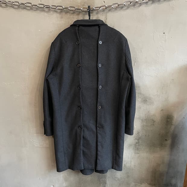 델라다 백 버튼 패널 코트