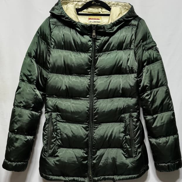 40 프라다 그린 다운 패딩