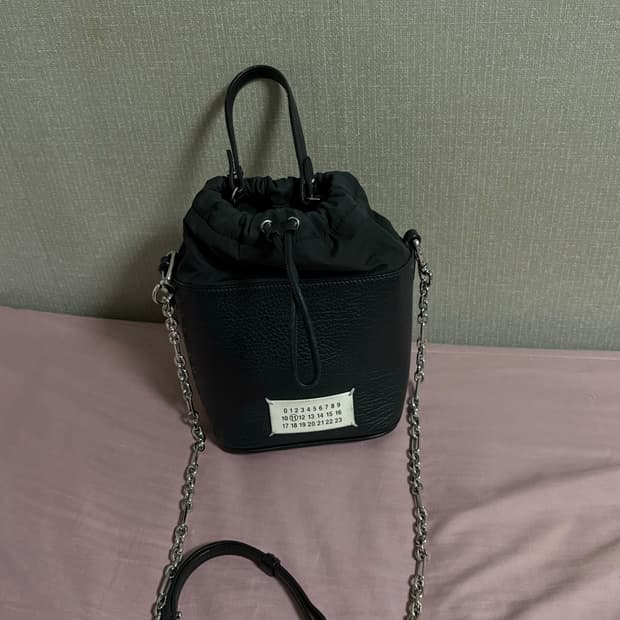 메종마르지엘라 5ac 버킷뱃 블랙