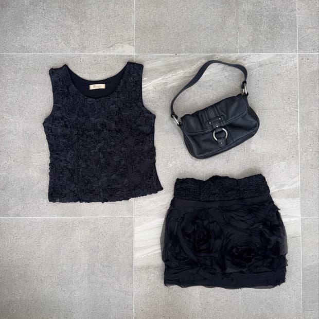 Black pleats flower corsage sleeveless 