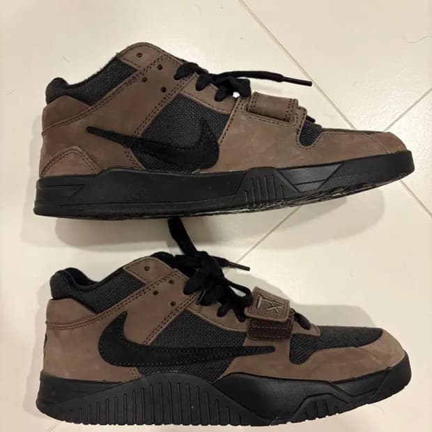 [9, 270] 조던 x 트래비스 스캇 점프맨 잭 TR 블랙 앤 다크 모