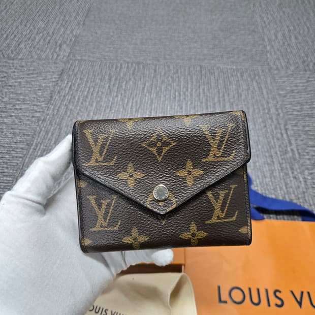 [특가][정품] 루이비통 빅토린월릿 삼단지갑
