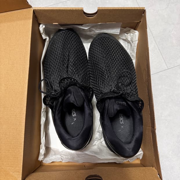 아식스 비비안웨스트우드 젤카야노26    285