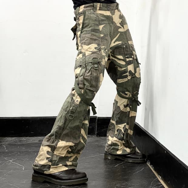 Well Spring 카모 본디지 부츠컷 카고 팬츠