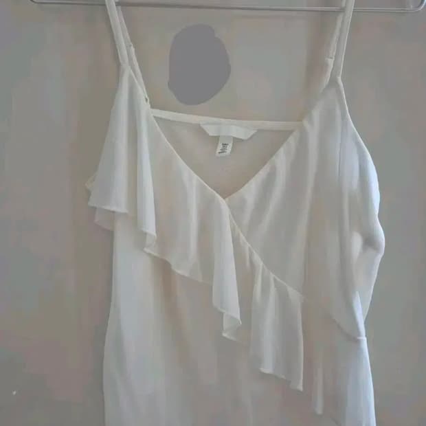 화이트 프릴 나시