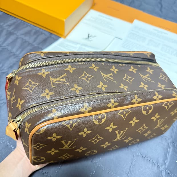 루이비통 이클립스 모노그램 돕키트 