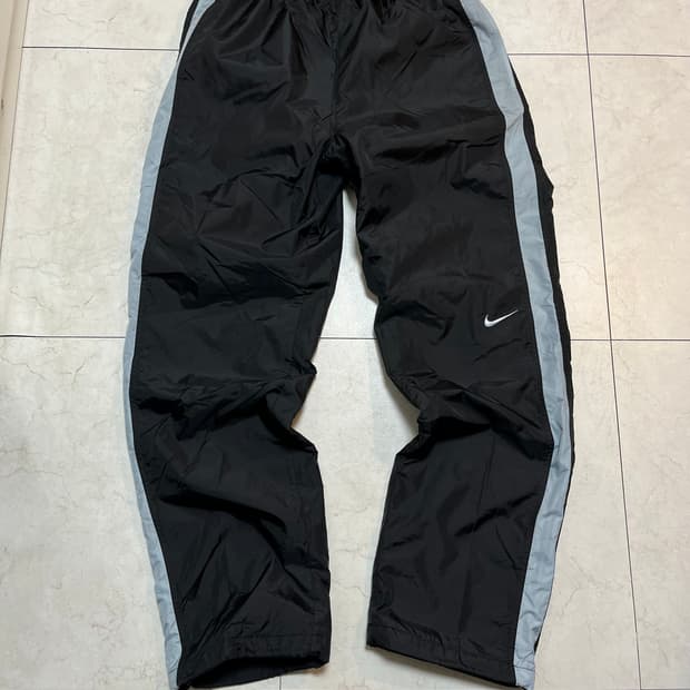 2004 나이키 스우시 자수 세미와이드 트랙팬츠