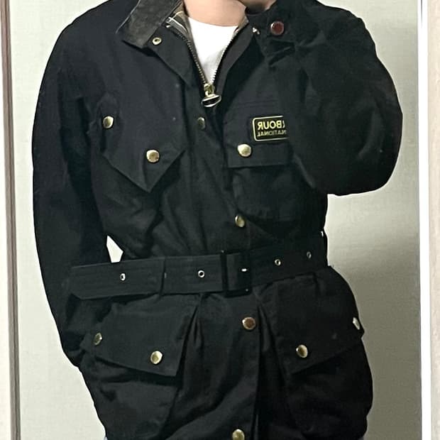 바버 인터네셔널 벨티드 왁스 자켓