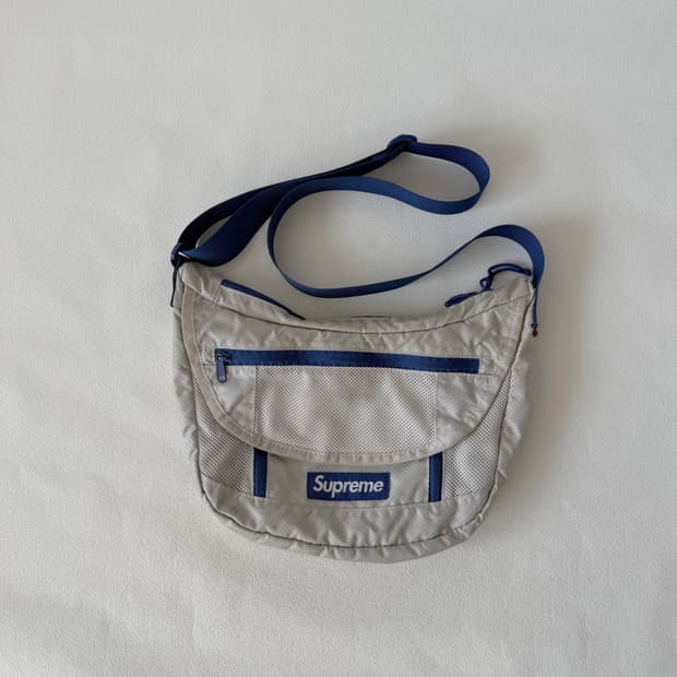 슈프림(Supreme) 코듀라 크로스백