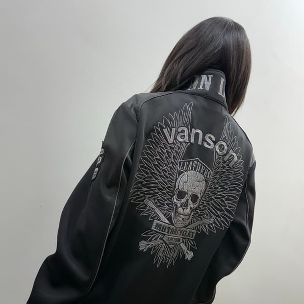 밴슨 오버핏 스컬 로고 집업