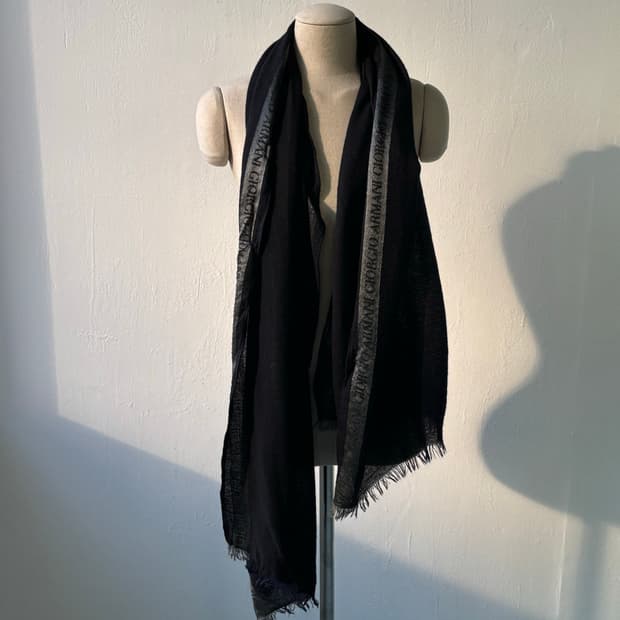 조르지오 아르마니 오버 스카프