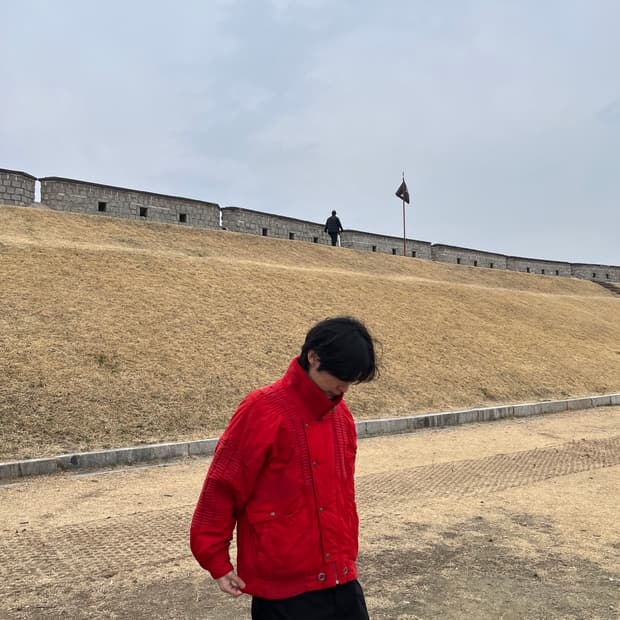 JPN VTG 하이넥 디테일 레드 봄버 자켓