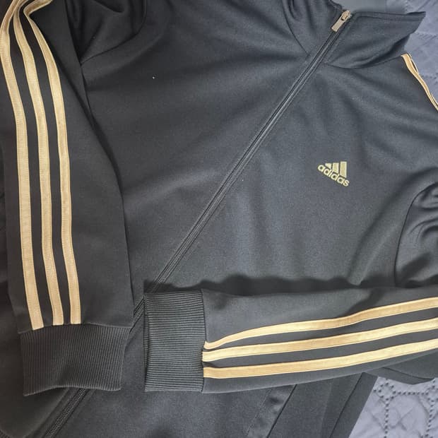 아디다스 검정×골드 져지
