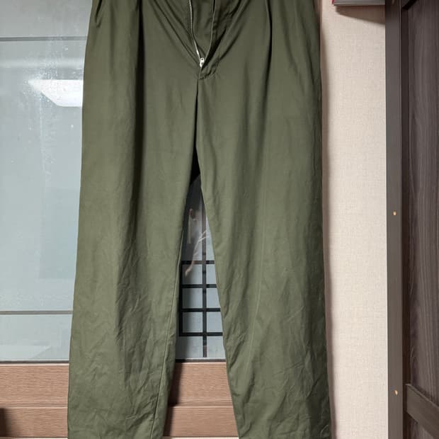 [1]그라프페이퍼 23ss 샤크 스킨 투턱 트라우져