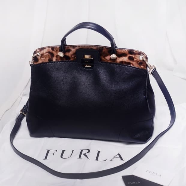 훌라 (FURLA) 파이퍼 럭스 송치 레더 원핸들 토트.숄더백