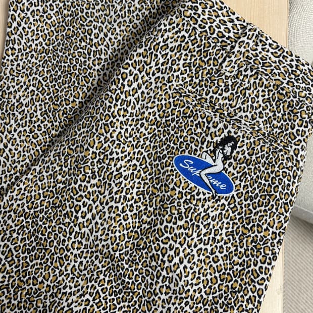 슈프림 25fw 레오파드 핀업걸 치노 30