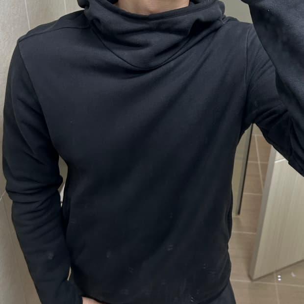 띠어리 목폴라 후드티