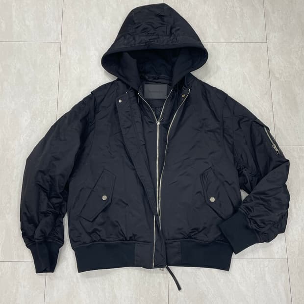 지오송지오 시그니처 레더 포켓 투웨이 디테일 항공 점퍼