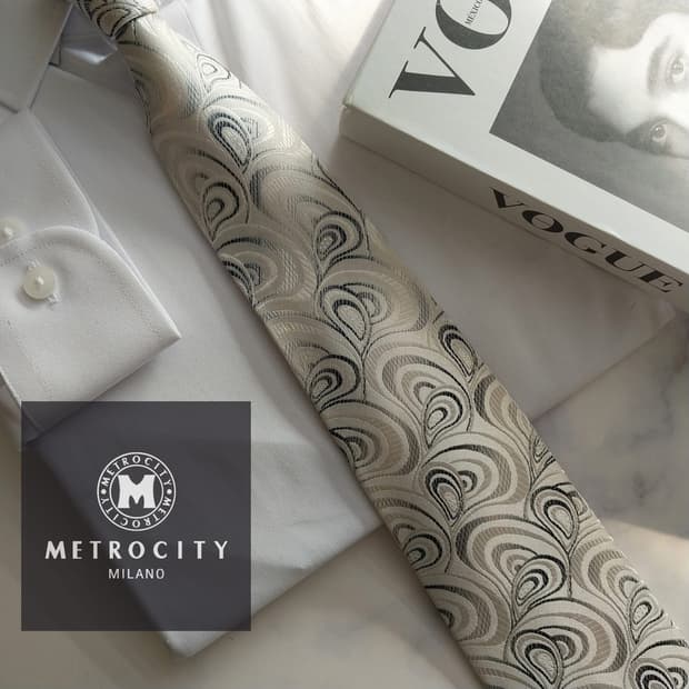 메트로시티 실크 화이트&그레이 패턴 넥타이 8.7cm A+등급 K1413