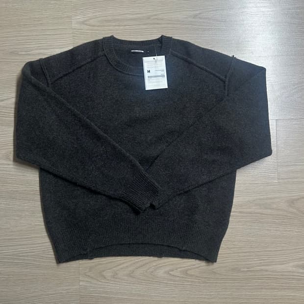 해칭룸 리버스 스웨터 차콜 3사이즈
