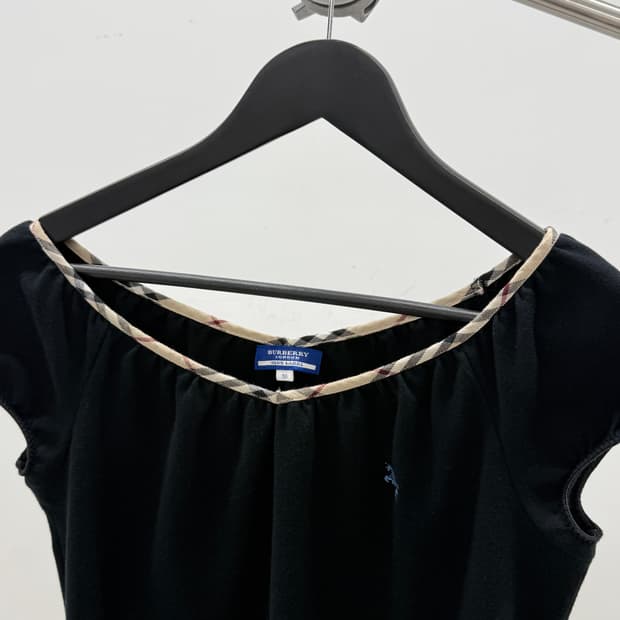 Burberry 블랙 슬림 반팔 티셔츠 38
