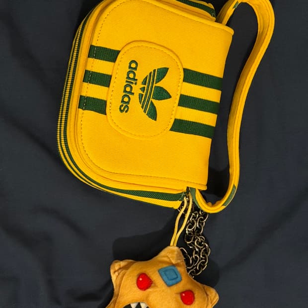 아디다스 리사이클링 미니백