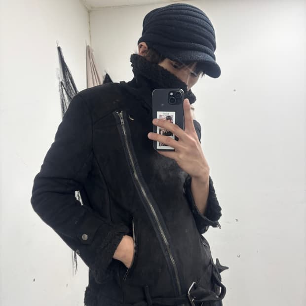 Side Zip Neck Buckle Mustang