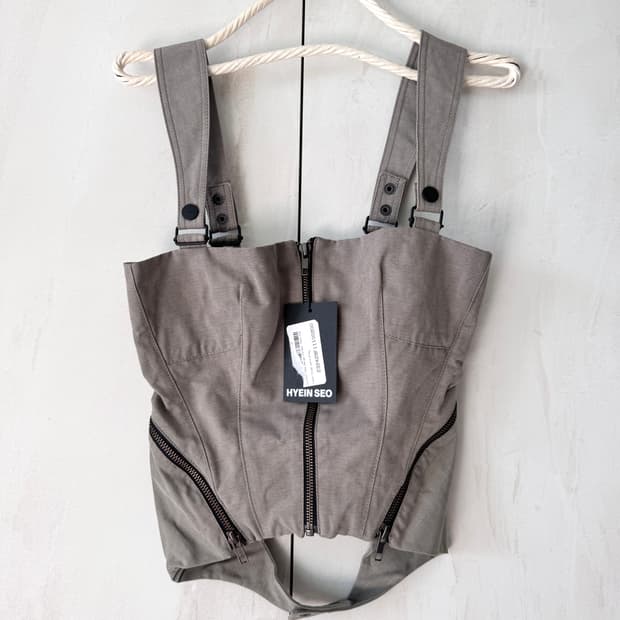 텍있는 새상품 Hyein Seo 베이지 코르셋 탱크탑0(44사이즈)