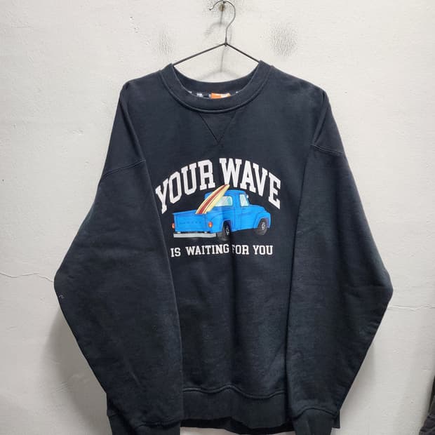 뉴에라 프린팅 맨투맨