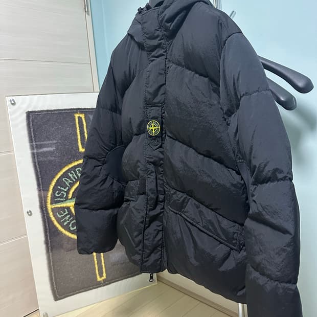 스톤아일랜드 FW23 나일론메탈 리버시블 패딩 XL 새상품급 판매&교환