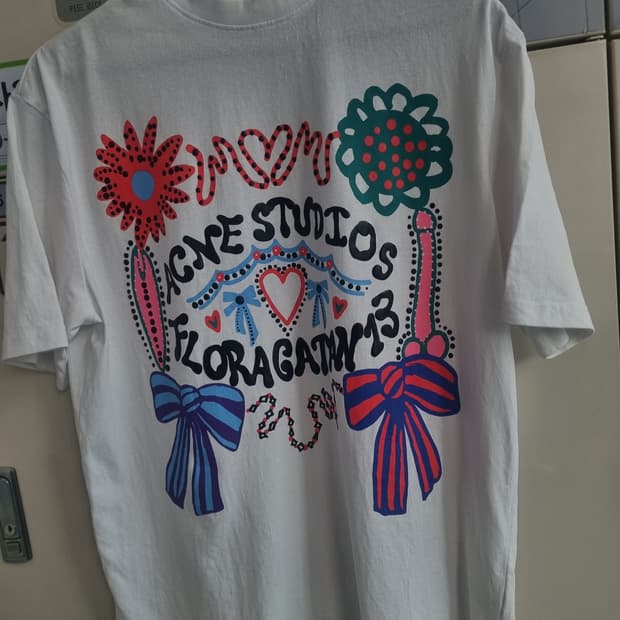 Acne Studios Floragatan 티셔츠